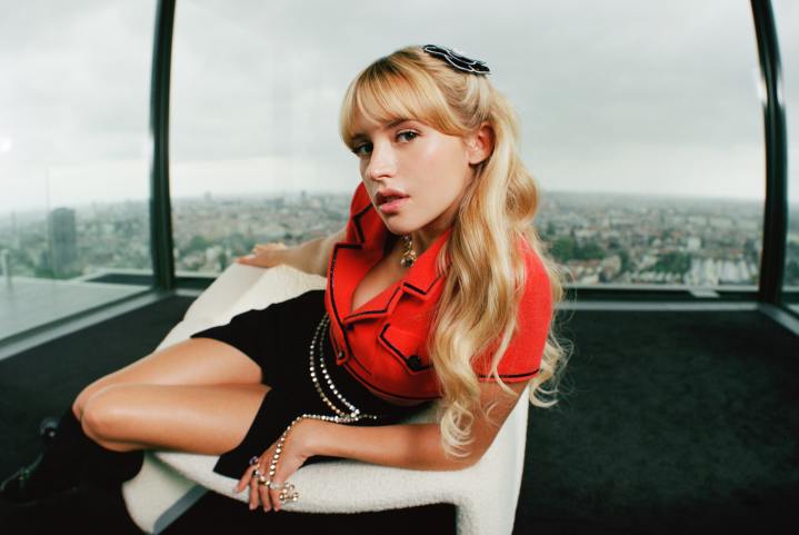 Angèle leak son album &laquo;&nbsp;Nonante-Cinq&nbsp;&raquo; et dévoile l&rsquo;incroyable clip de &laquo;&nbsp;Démons&nbsp;&raquo; avec&nbsp;Damso